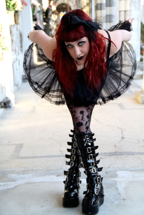 Un inchino al mondo dei morti