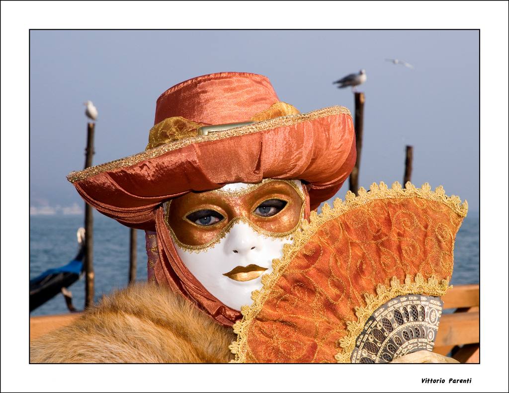 LA SIGNORA CON IL VENTAGLIO