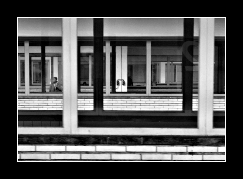 -Al di l� di me stesso,in un luogo che ignoro,aspetto il mio arrivo-