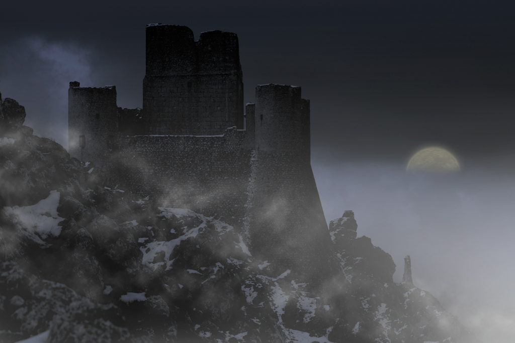 Rocca Calascio nelle tenebre