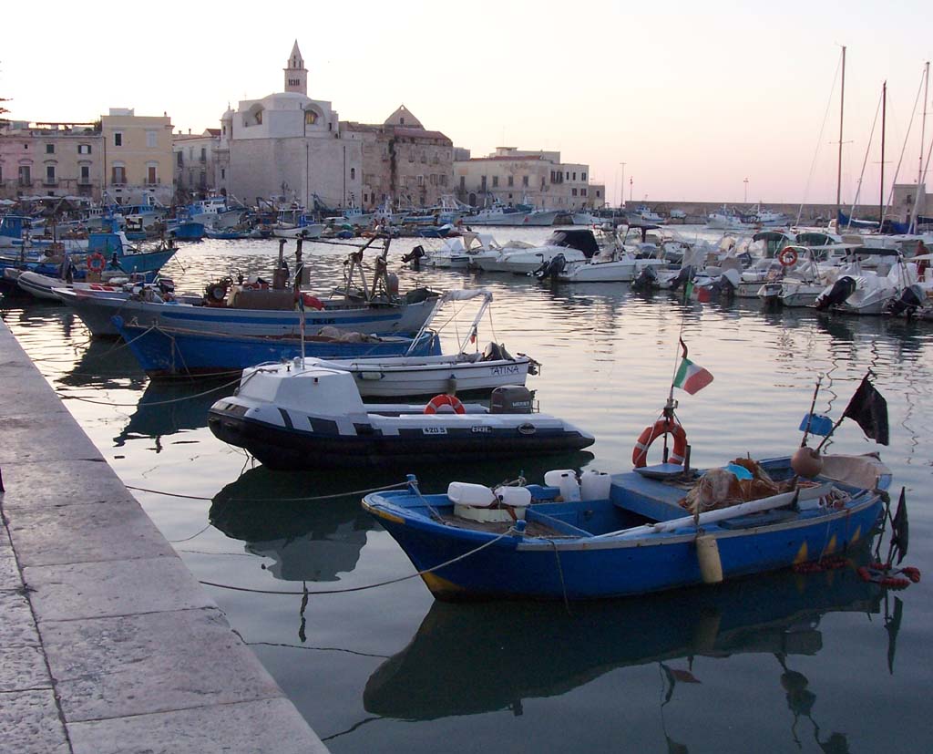trani, il  porticciolo