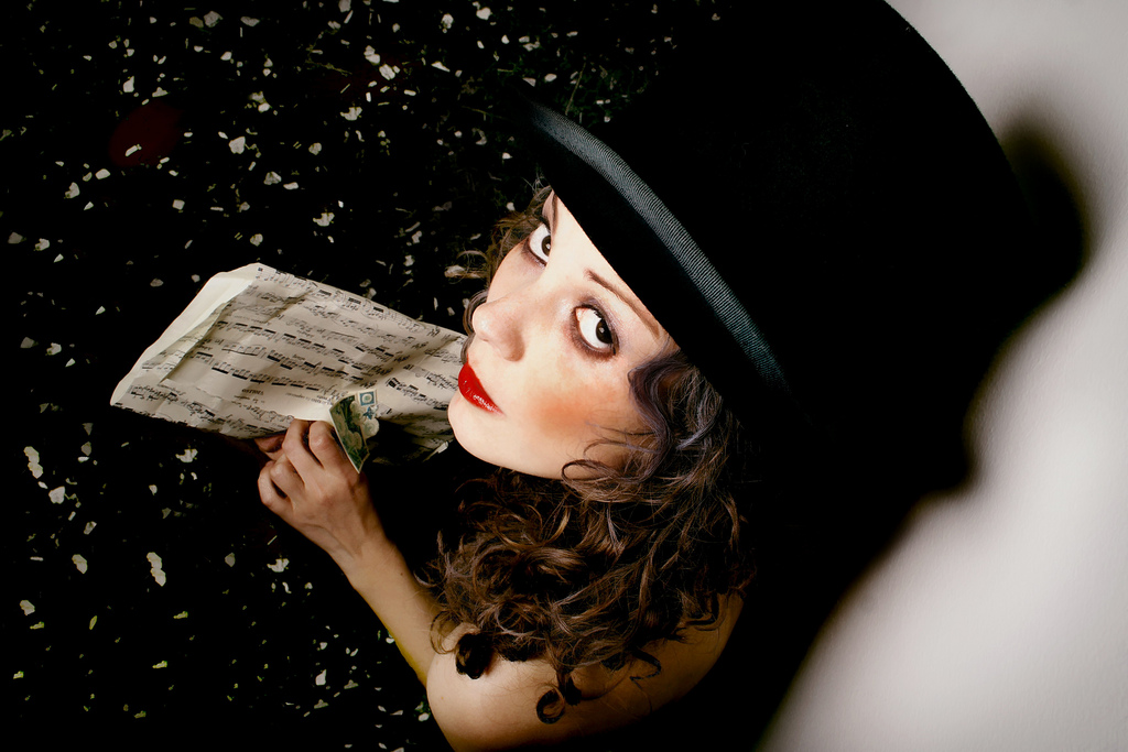 Il lavoro creativo � sospeso tra la memoria e l'oblio. E talvolta sospeso tra l'intenzione ragionata e la confusione intuitiva.