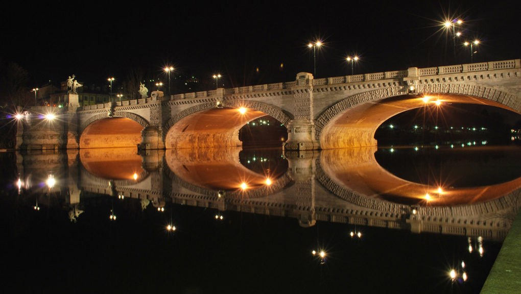 ponte di notte