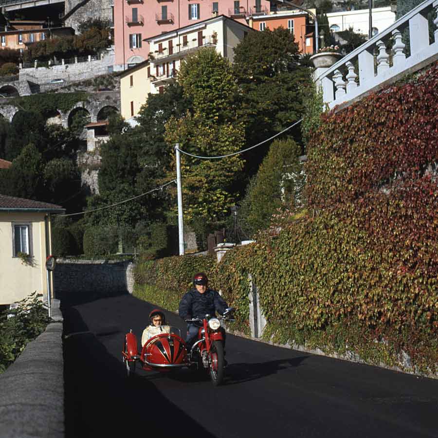 Nonni in Guzzi sulla Regina del Lario