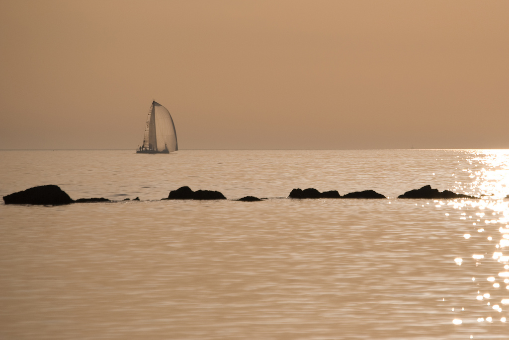 Veleggiando al tramonto