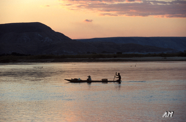 Madagascar - Tramonto sul fiume Tsiribihina