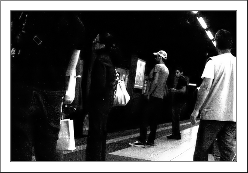 in attesa del Metro