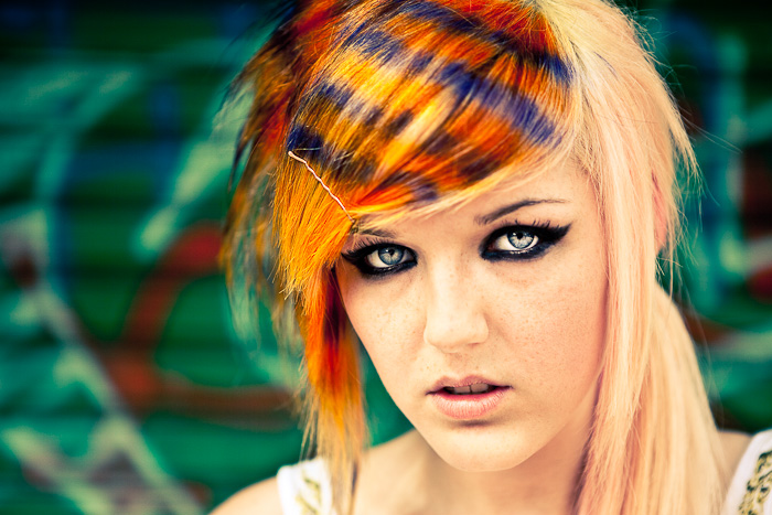 Mary (senza piercing)