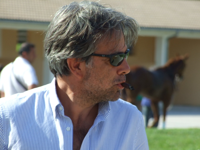 Sigaro all'ippodromo