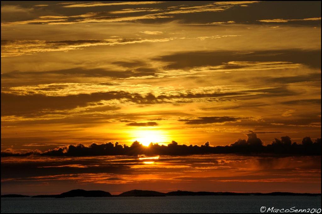 64� 39' latitudine Nord ore 22.54