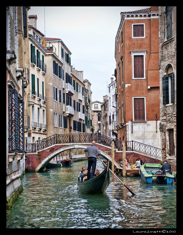 remando sotto i ponti