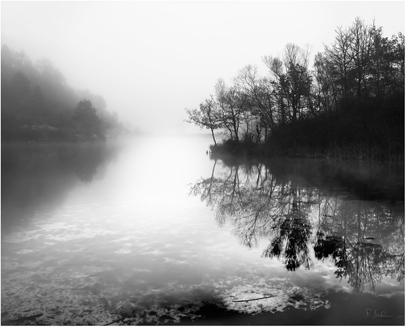 Lago in B&W...
