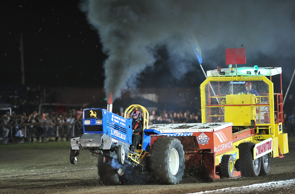Tractor Pulling