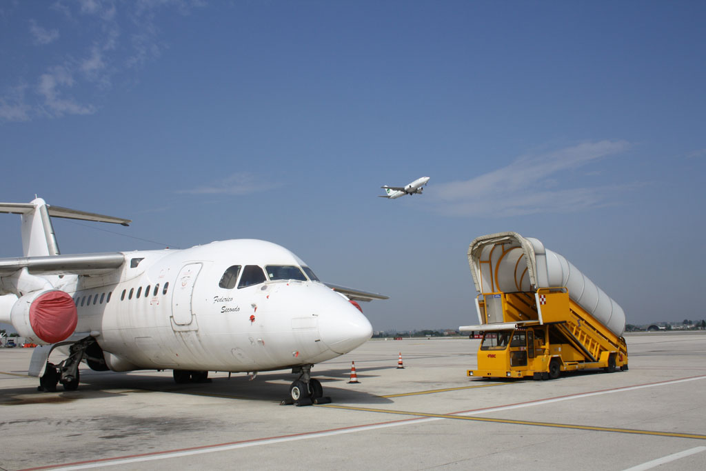 C'� chi va e c'� chi viene