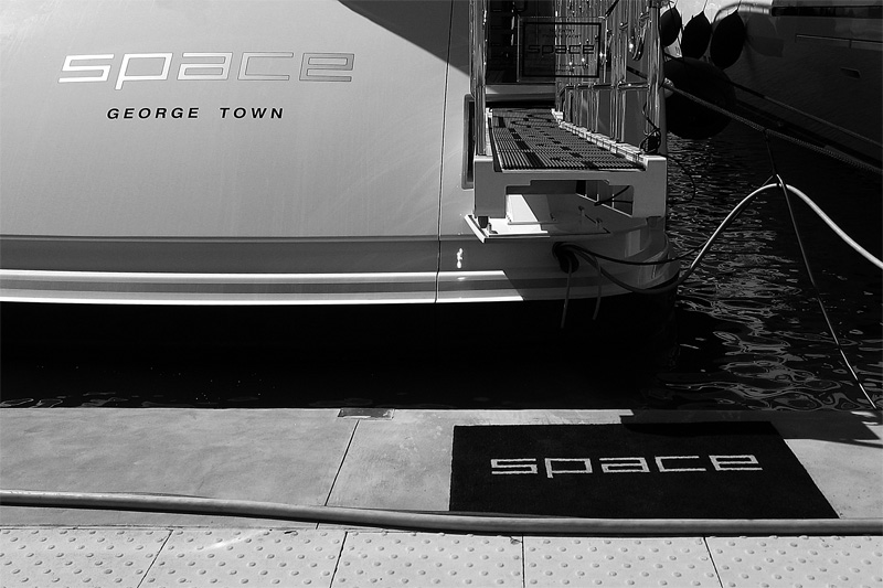 Black and white nr. 6