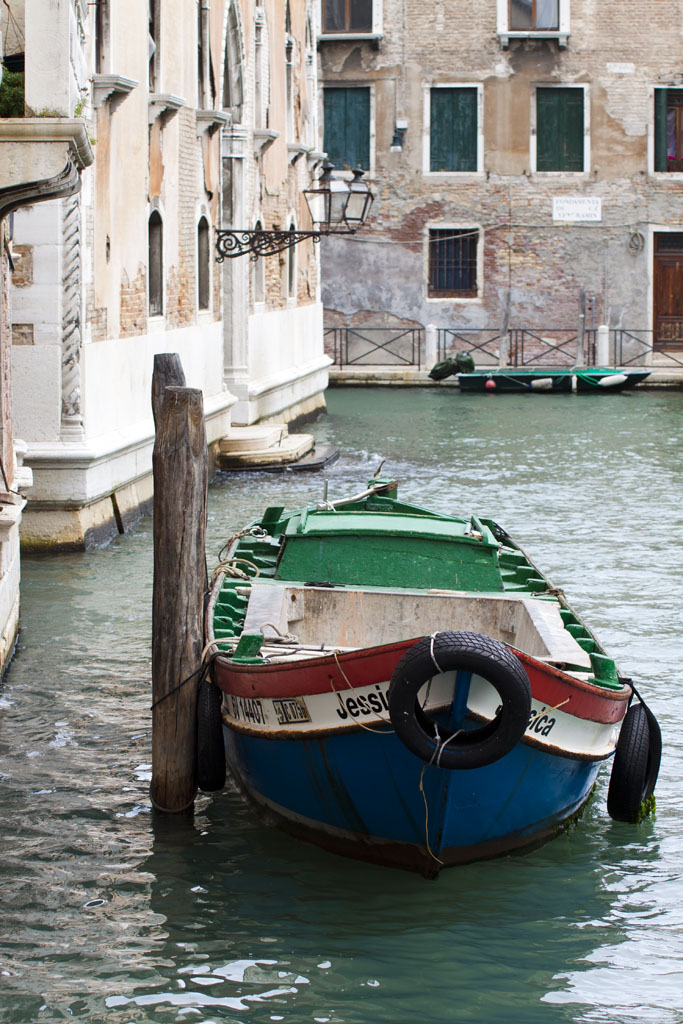 Jessica sta aspettando fuori...