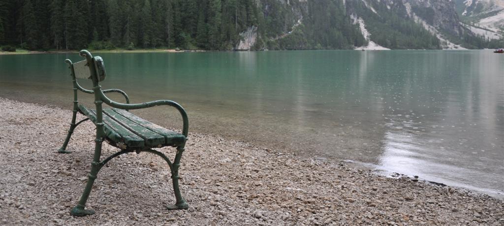 contemplando il lago di Braies