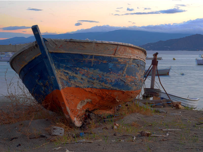 Barca in riva al mare