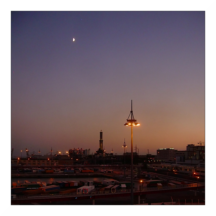 La lanterna sotto la luna