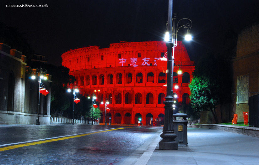 la rossa veste del Colosseo