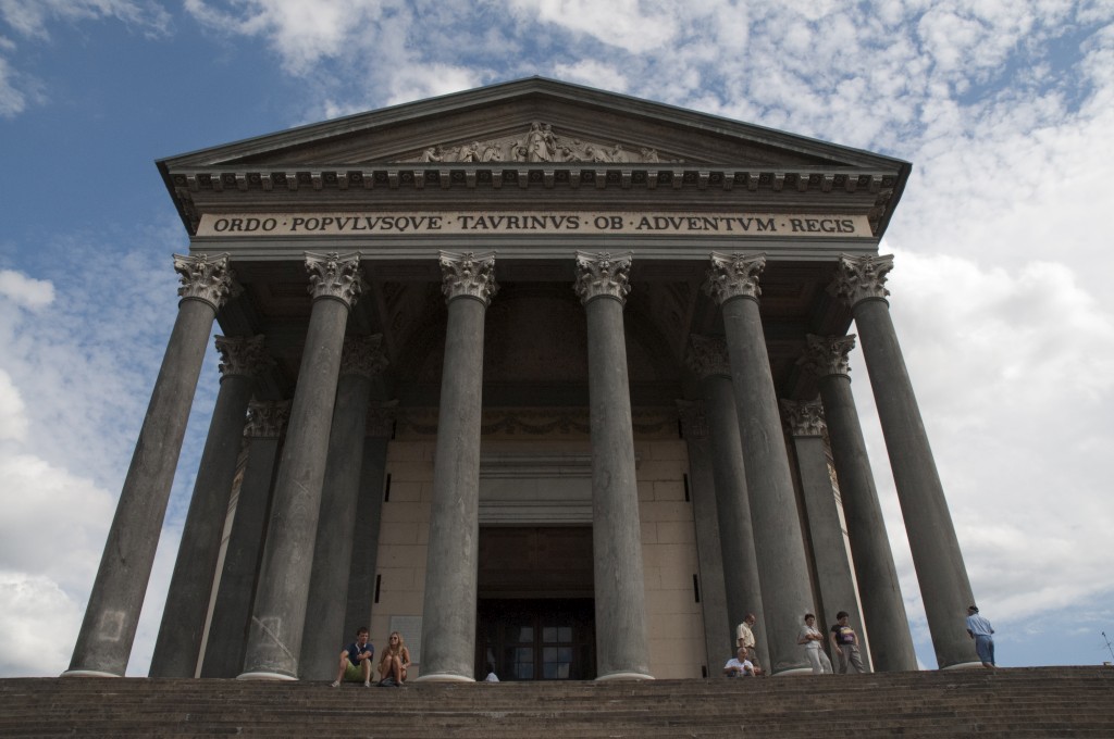 Ingresso chiesa Gran Madre (Torino)
