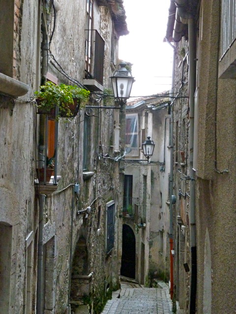 ...vicoli...