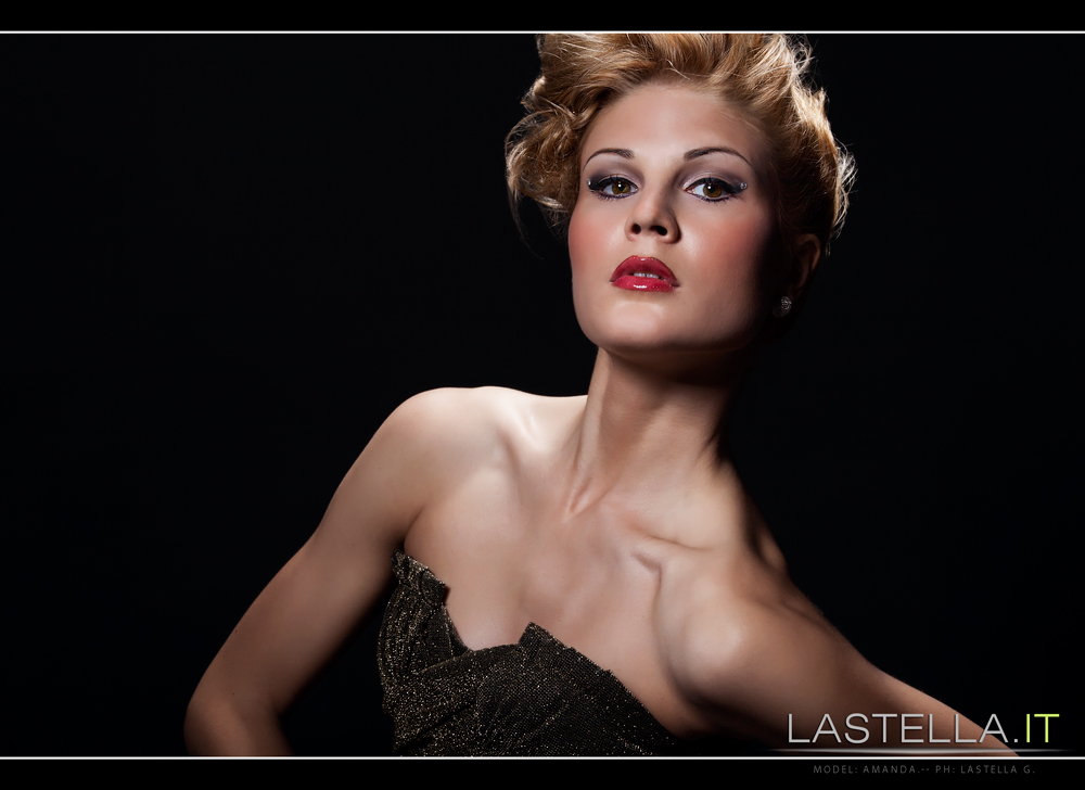 Model: Amanda (black background)