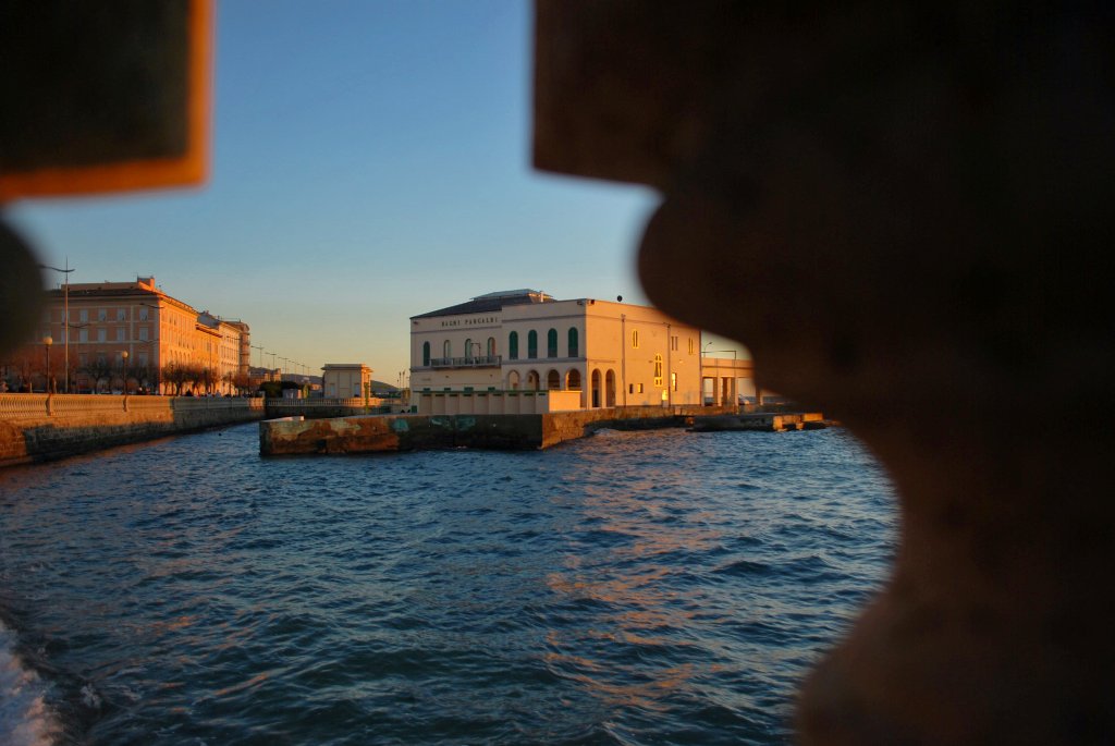 una sbirciatina ai bagni Pancaldi