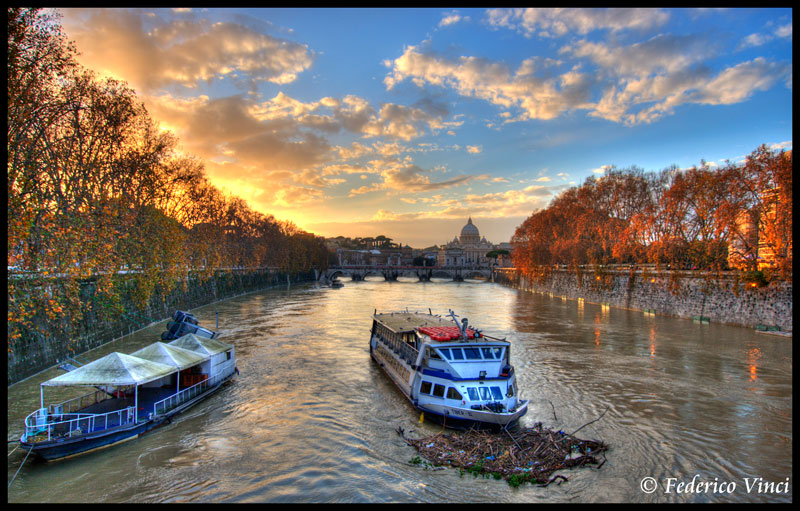 il tevere in piena in hdr