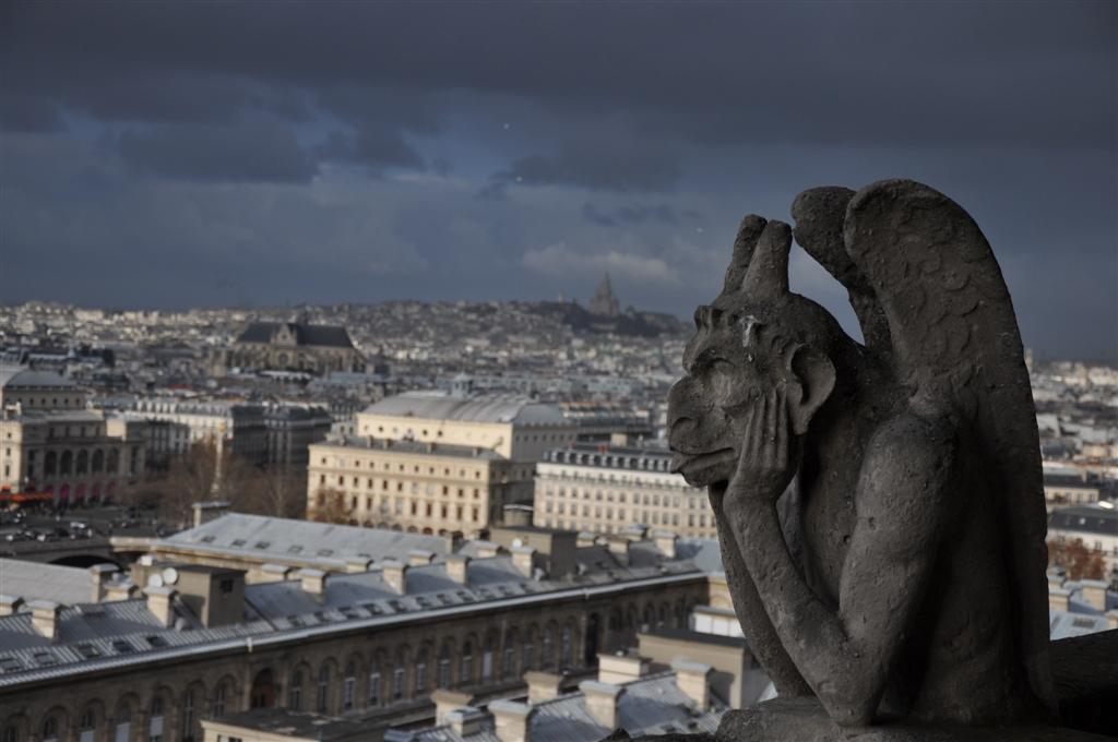 una presenza su Parigi