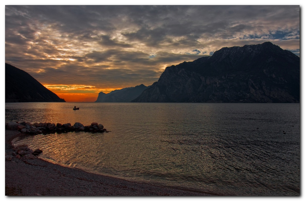 Sera sul golfo di Torbole.