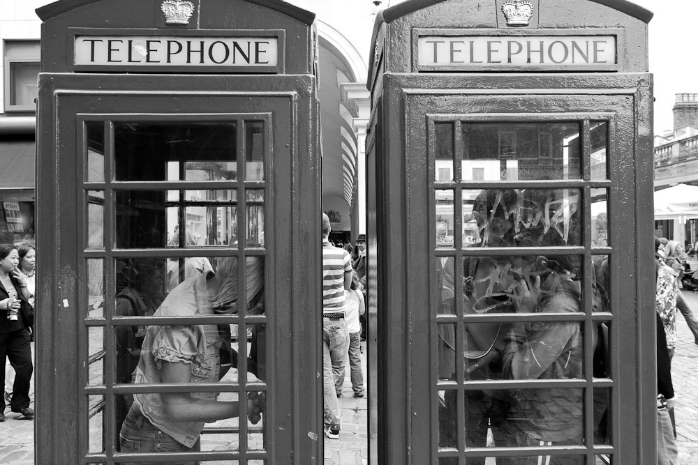 TELEPHONE TELEPHONE. London, 2008.