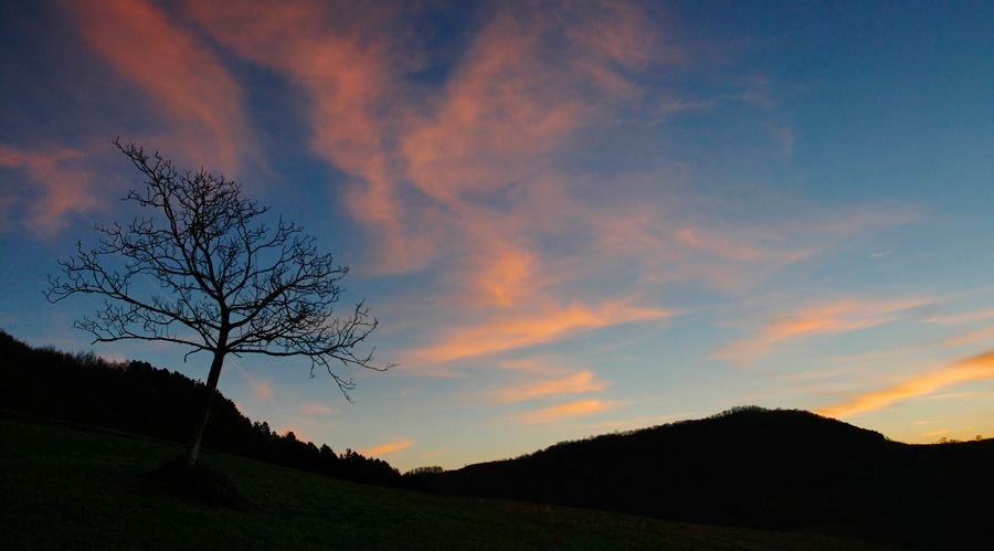 Serata dalle tinte rossastre