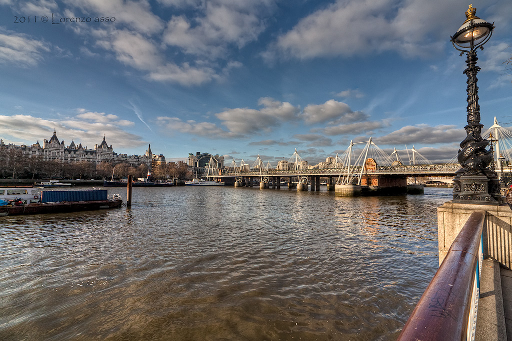 LONDRA - Hungerford Bridge e Golden Jubilee Bridges