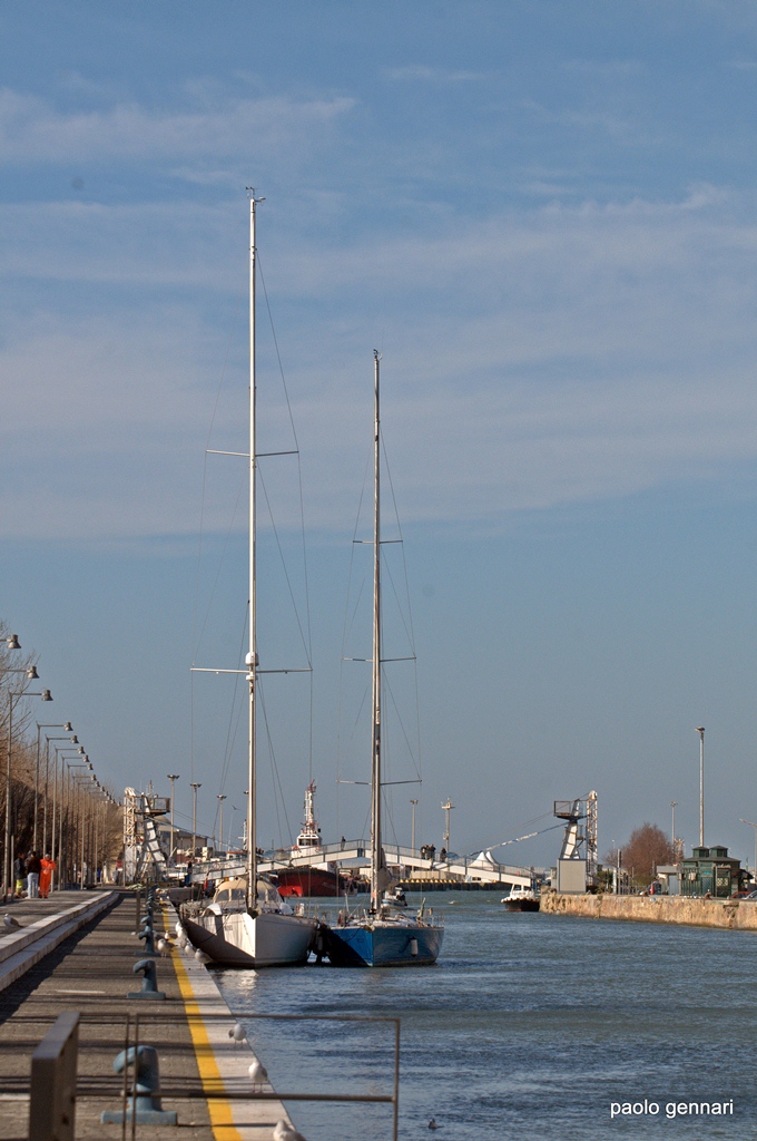 fiumicino porto canale