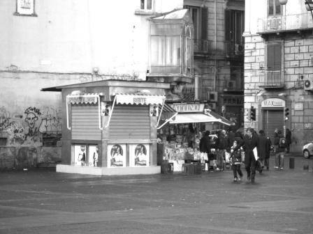 ...IN ATTESA A PIAZZA DANTE...