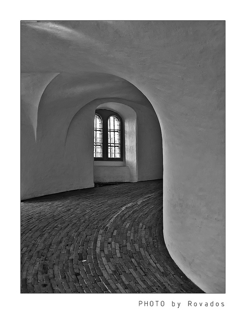 5536907996_c3e83468c5_zBW