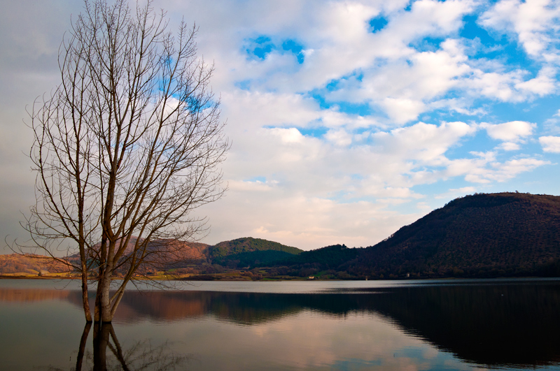 lago di canterno