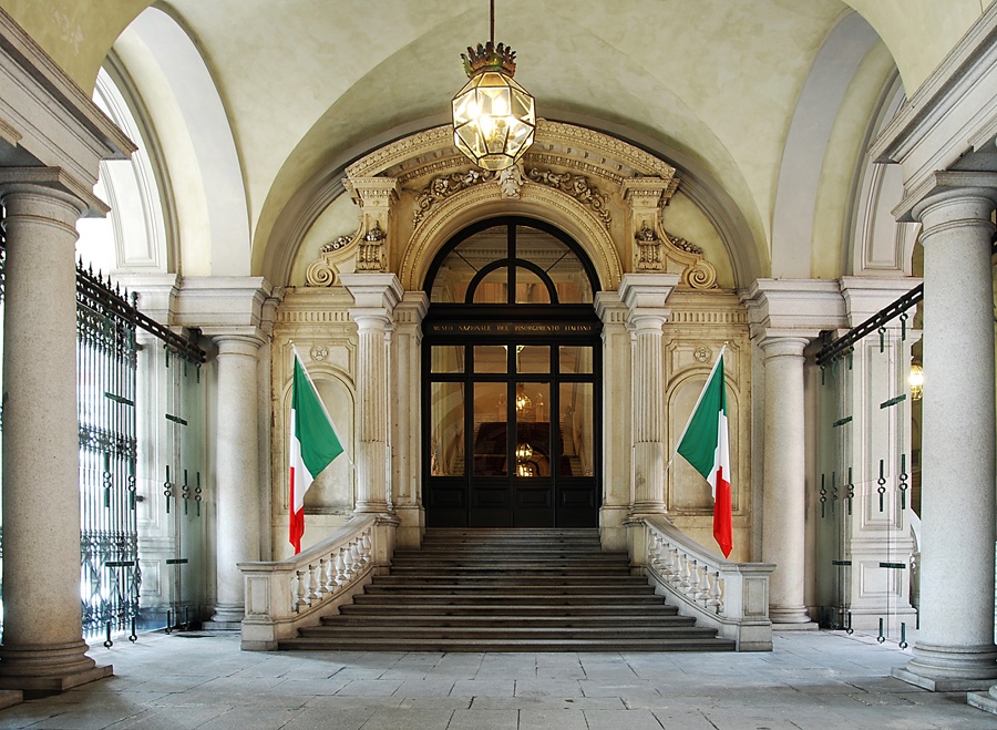 Torino capitale : Palazzo Carignano, ingresso al museo del risorgimento