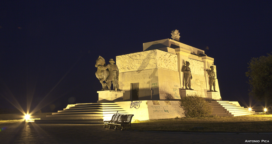 Siracusa ( Monumento dei caduti)
