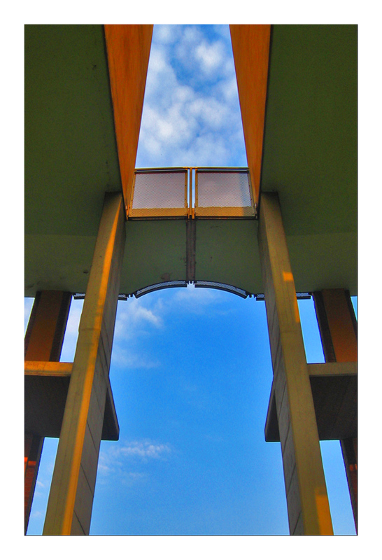 linee parallele convergenti