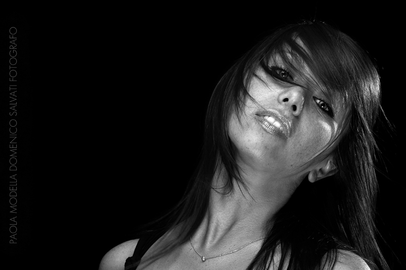 Muoviti dolcemente Paola, muovi i tuoi capelli