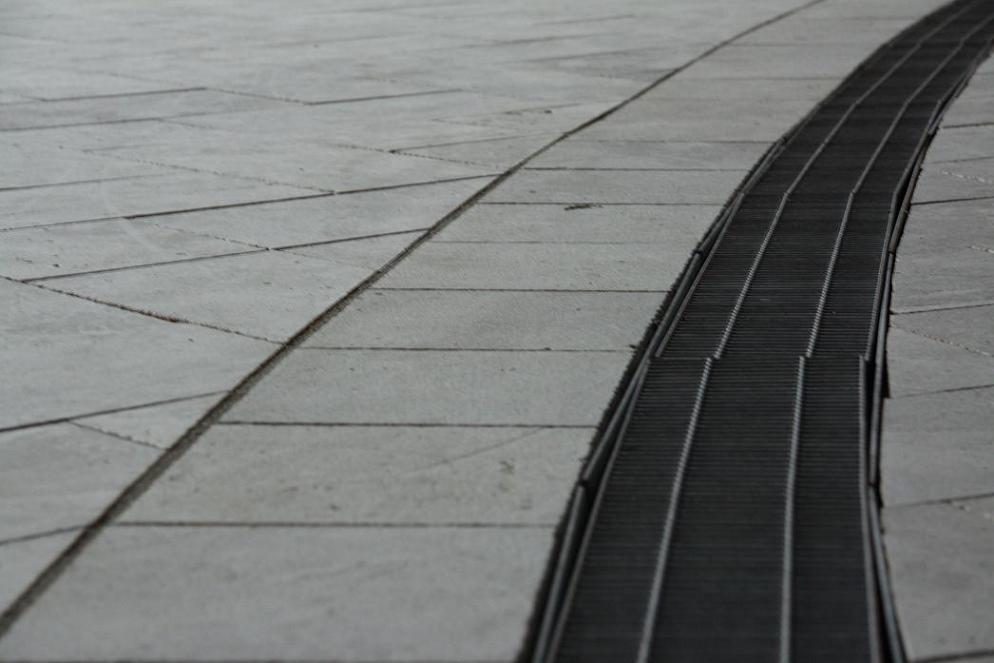 Obbligo di svolta a destra per acqua piovava