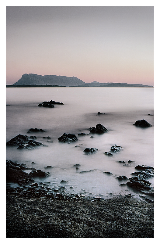 La spiaggia il mare e l'isola