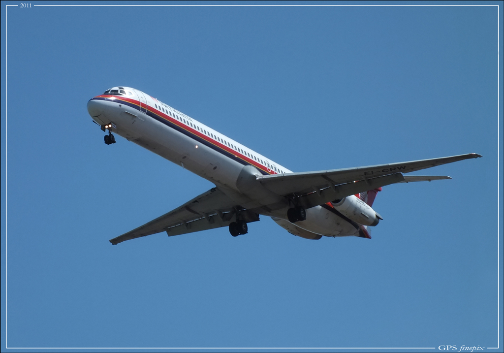 MD82 Meridiana Landing in LIMF