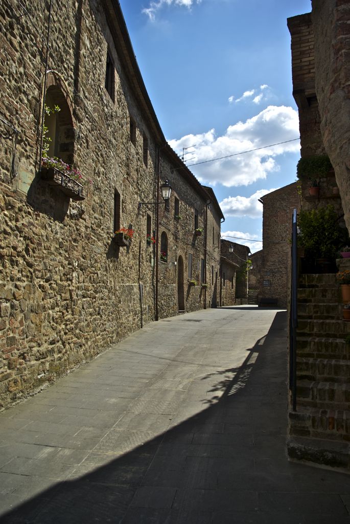 Passeggiano per Porrona