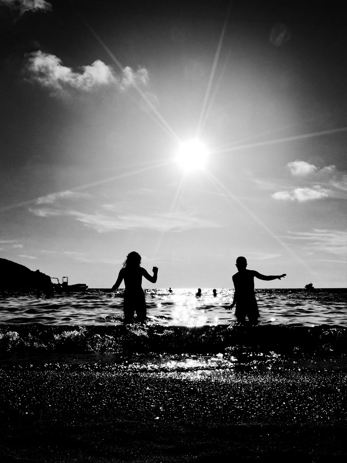 Due ragazzi nel sole