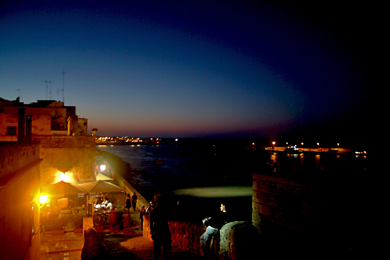 scorcio di otranto di sera