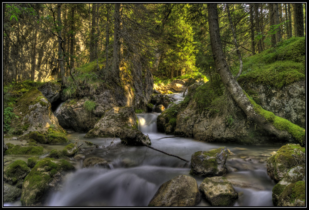 Ruscello in HDR Valle S.Nicol�