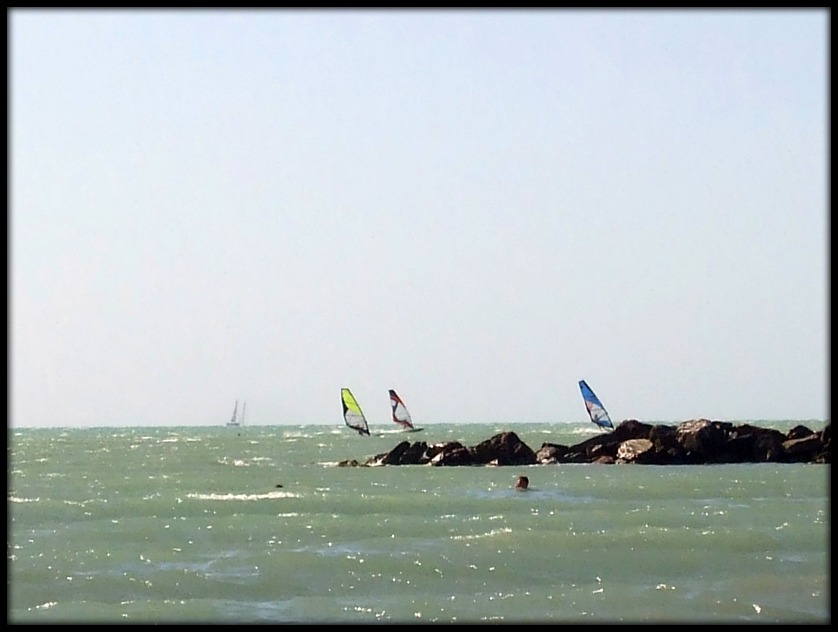 Il WindSurf sugli scogli